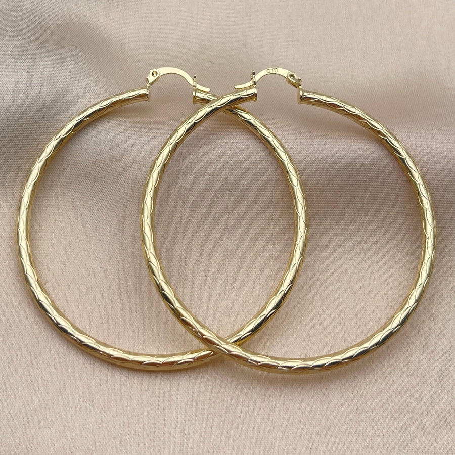 Oro Laminado Large Hoop, Gold Filled Style Hollow Design, Diamond Cutting Finish, Golden Finish