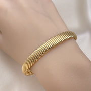 Oro Laminado Individual Bangle, Gold Filled Style Twist Design, Polished, Golden Finish