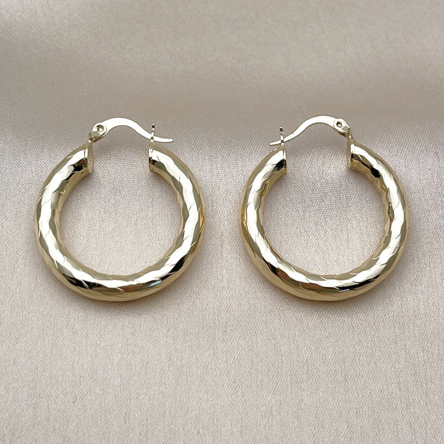 Oro Laminado Medium Hoop, Gold Filled Style Hollow Design, Diamond Cutting Finish, Golden Finish