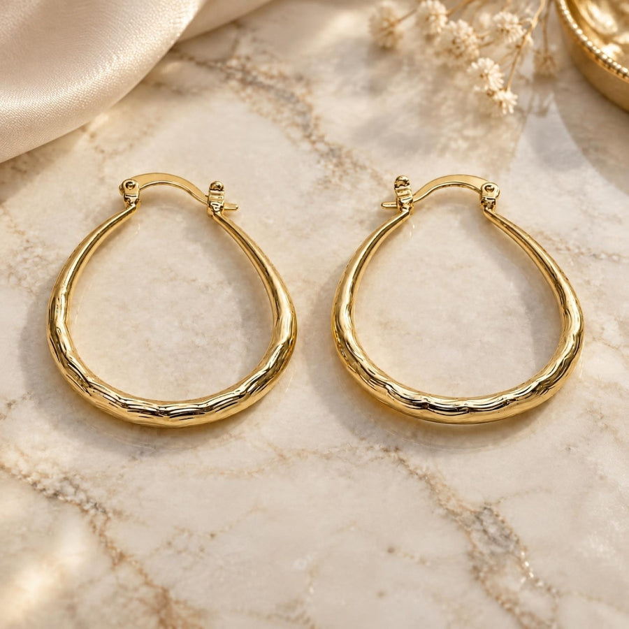 Oro Laminado Medium Hoop, Gold Filled Style Hollow Design, Diamond Cutting Finish, Golden Finish