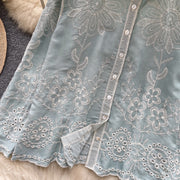 Basic loose long-sleeved polo-neck blouse embroidered with flowers and French-style hook