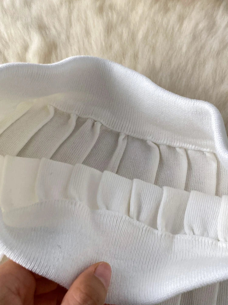 2-piece set knitted top and pleated mini skirt with high-quality elastic waistband