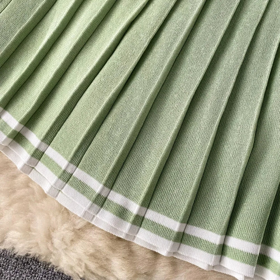 2-piece set knitted top and pleated mini skirt with high-quality elastic waistband