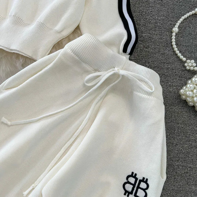 Two-piece set, high-neck sweater with zipper and high-quality wide-leg pants