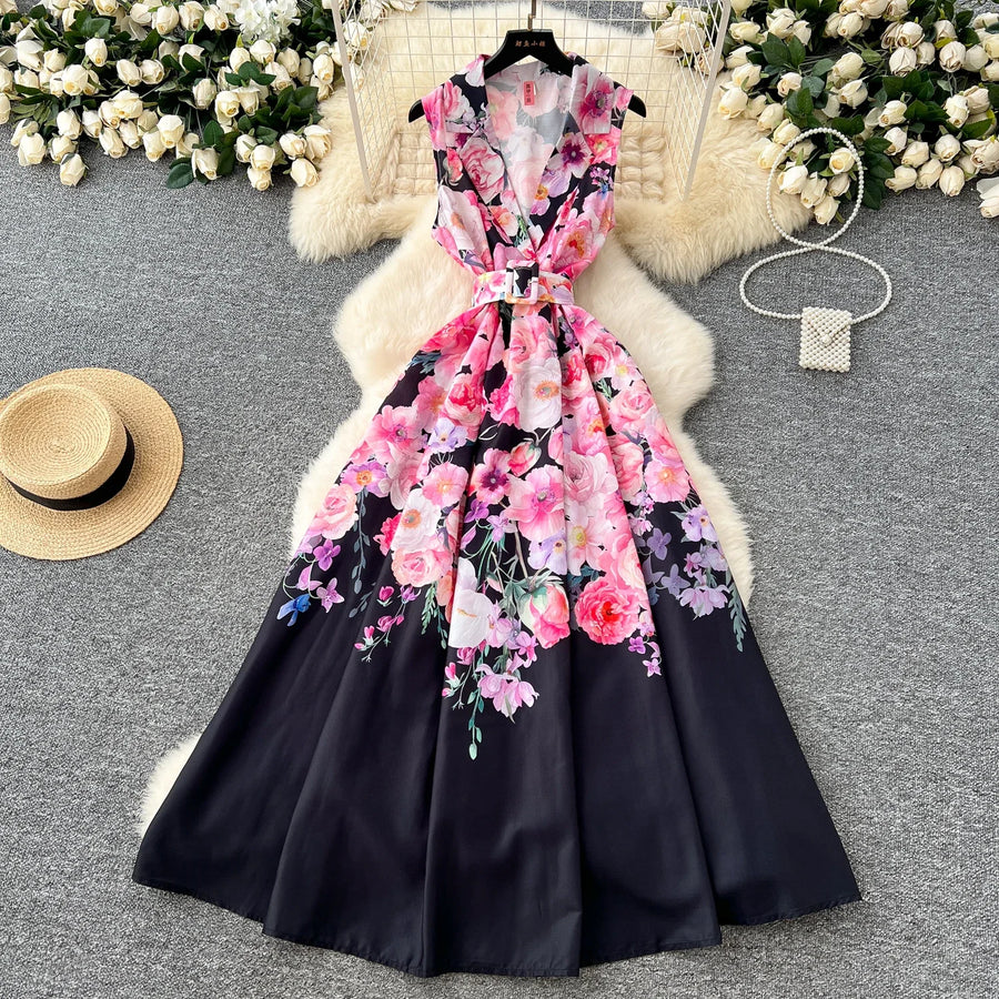 Elegant French vintage style sleeveless dress with high quality floral print