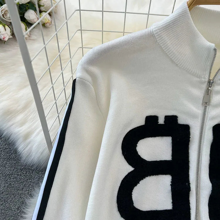 Two-piece set, high-neck sweater with zipper and high-quality wide-leg pants