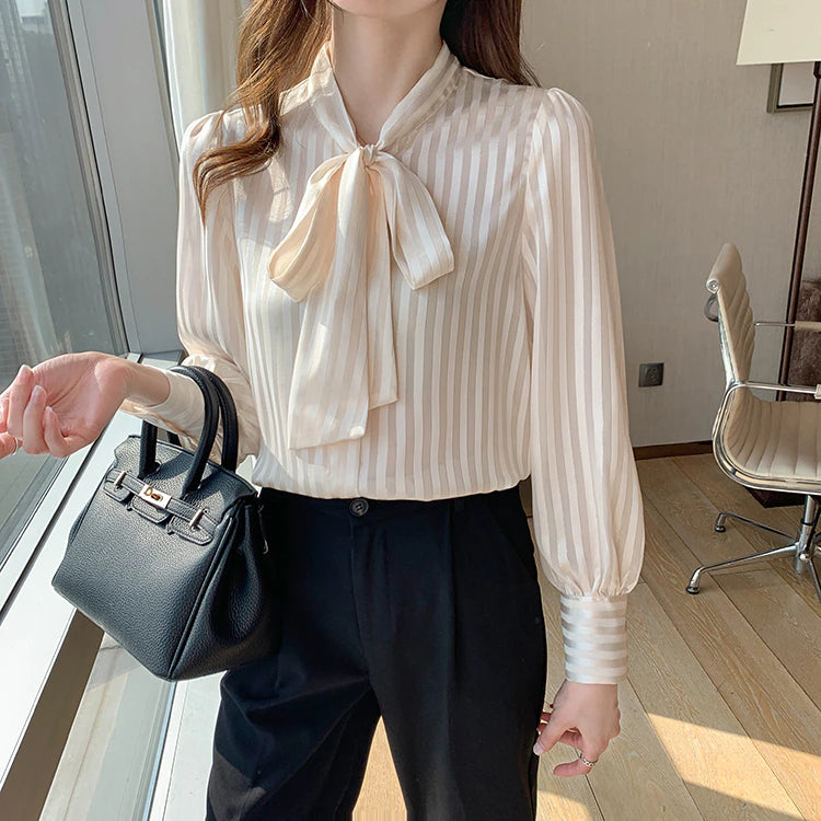 Striped long sleeved shirt with high quality bows