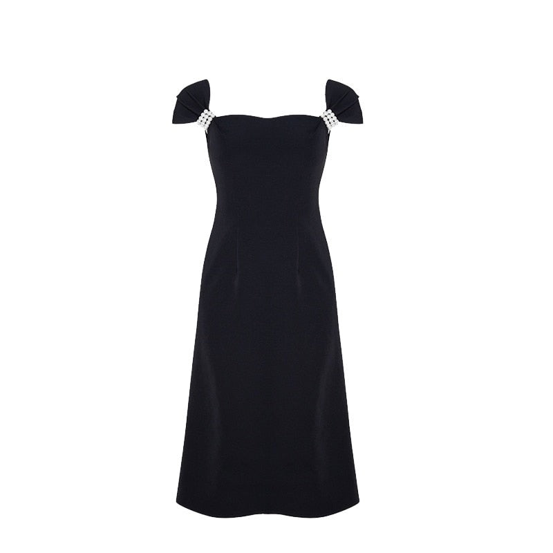 Elegant black midi dress with high quality shoulder detail