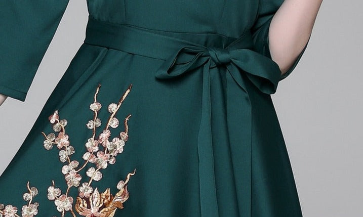 Vintage Designer High Quality V Neck Floral Embroidery Elegant Dress
