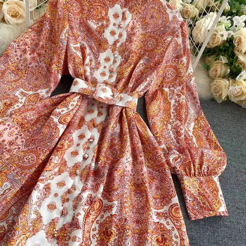 Elegant high-neck print dress with high-quality belt