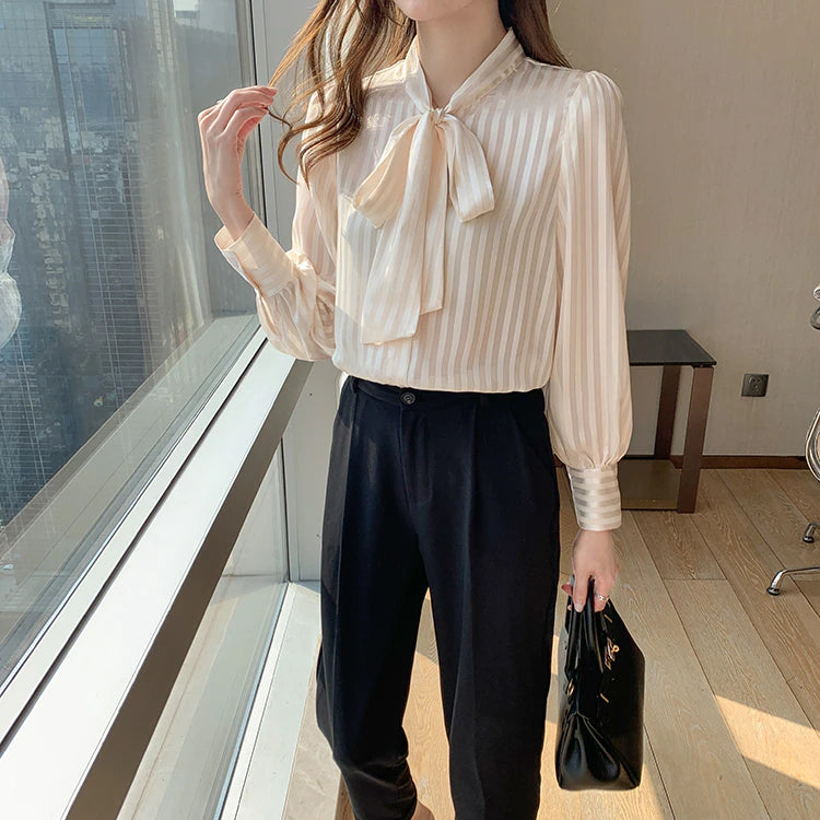 Striped long sleeved shirt with high quality bows