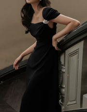 Elegant black midi dress with high quality shoulder detail