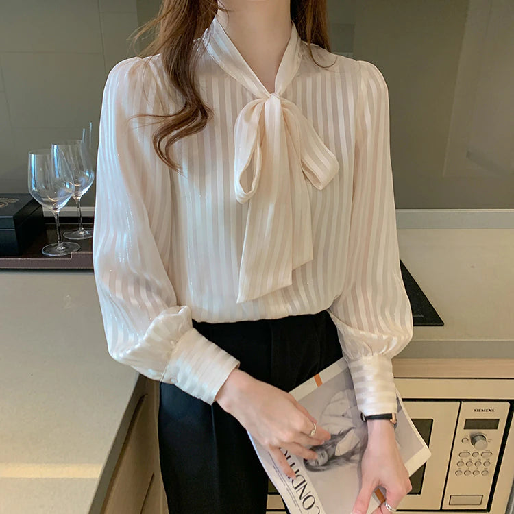 Striped long sleeved shirt with high quality bows