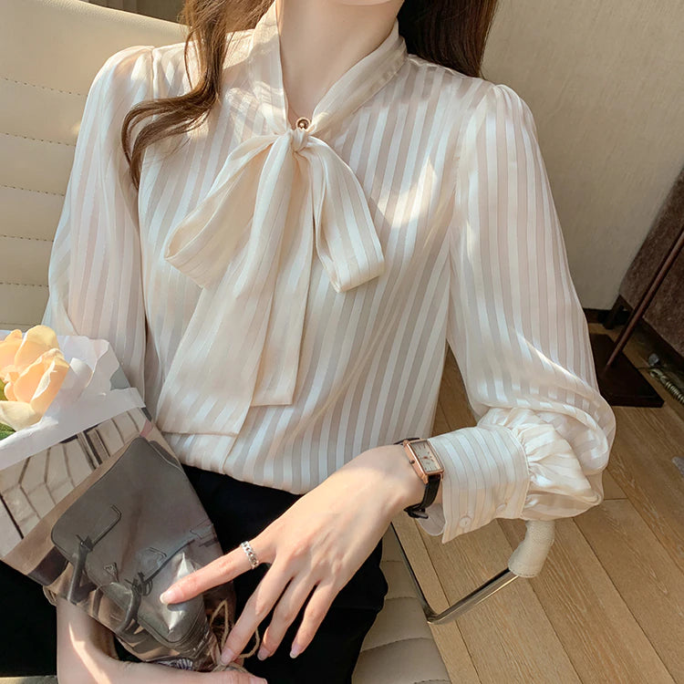 Striped long sleeved shirt with high quality bows