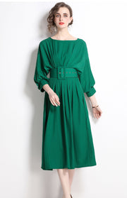 Elegant long sleeved dress with high quality belt