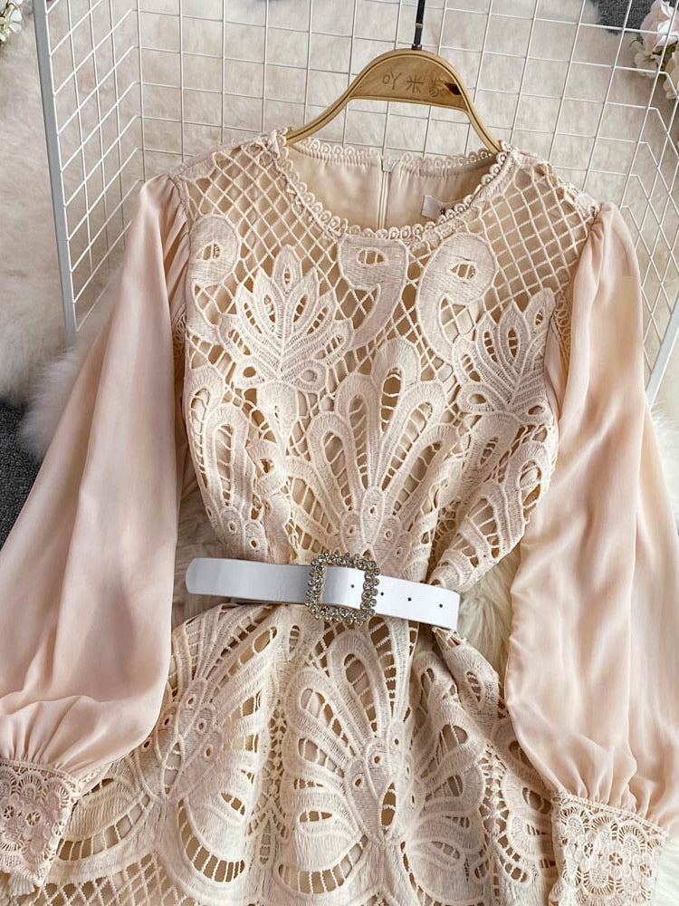 High Quality Lace Round Neck Lantern Sleeve Hook Flower Vintage Dress