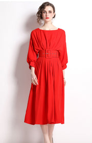 Elegant long sleeved dress with high quality belt