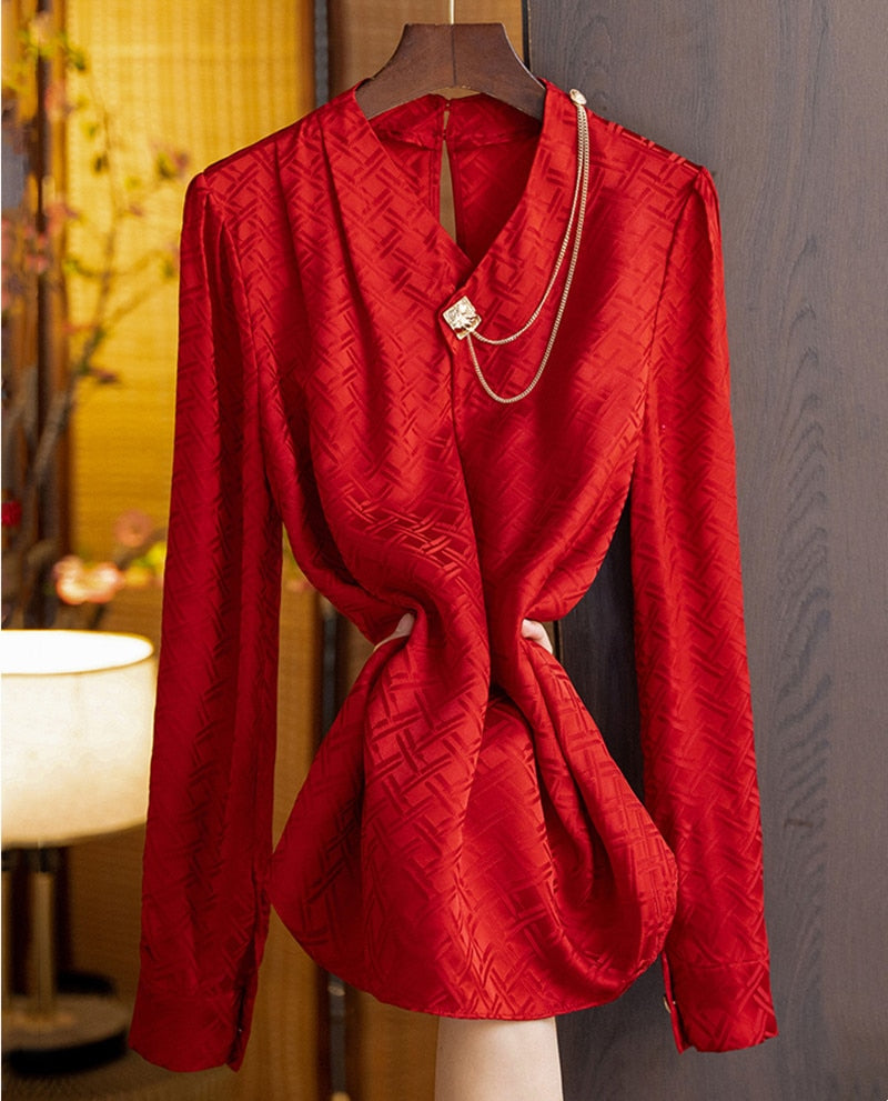 Red long-sleeved silk jacquard shirt with high-quality collar detail