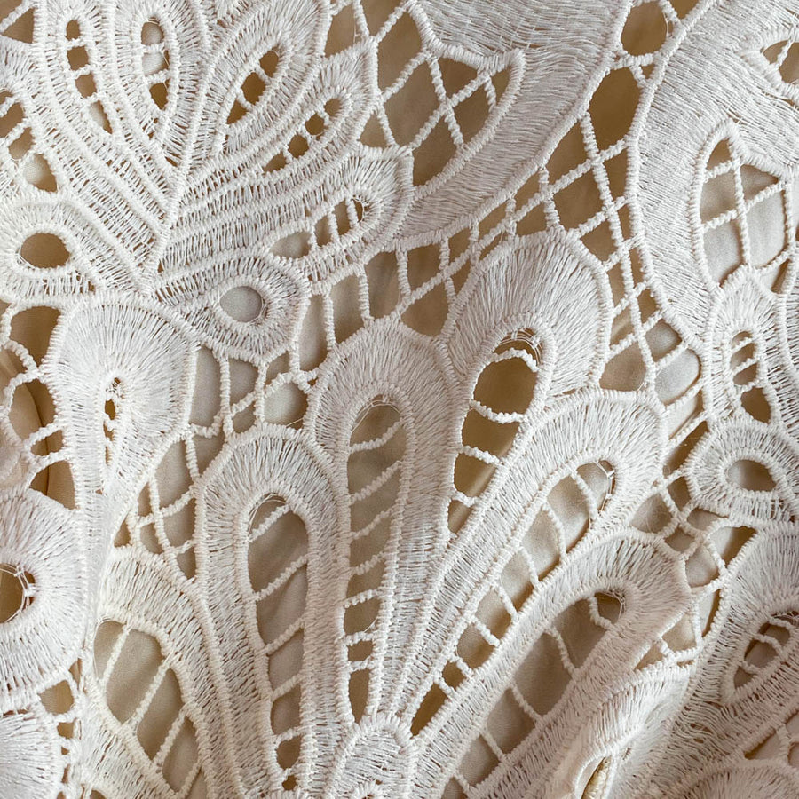 High Quality Lace Round Neck Lantern Sleeve Hook Flower Vintage Dress